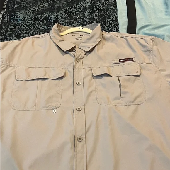 SWISS ALPS Men’s Light Tan Short-Sleeve Button-Down Fishing Shirt - Picture 5 of 11